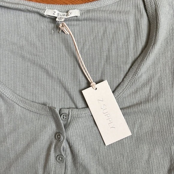 NWT Z SUPPLY Cait Rib Henley Top Pale Jade - Picture 7 of 10